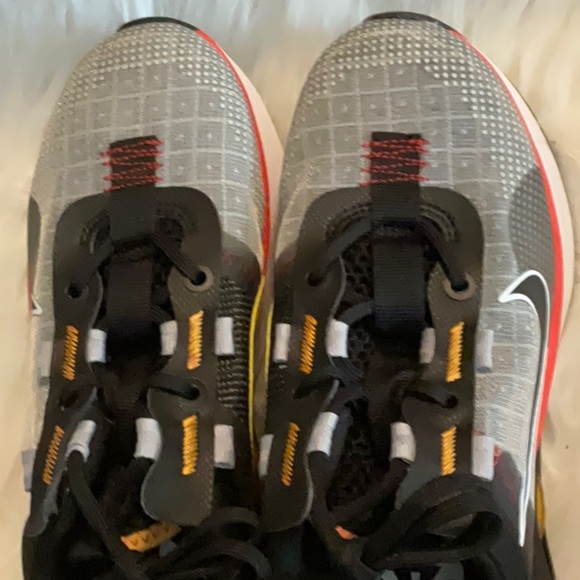 Nike Gray and Black Sneakers with Red and Yellow Accents - Picture 5 of 9